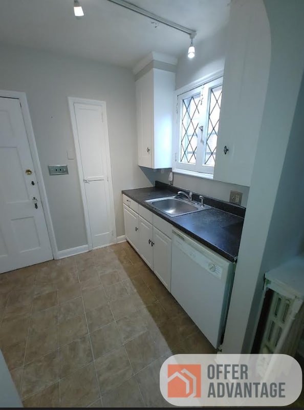 3601 Glencairn Rd in Shaker Heights, OH - Building Photo - Building Photo