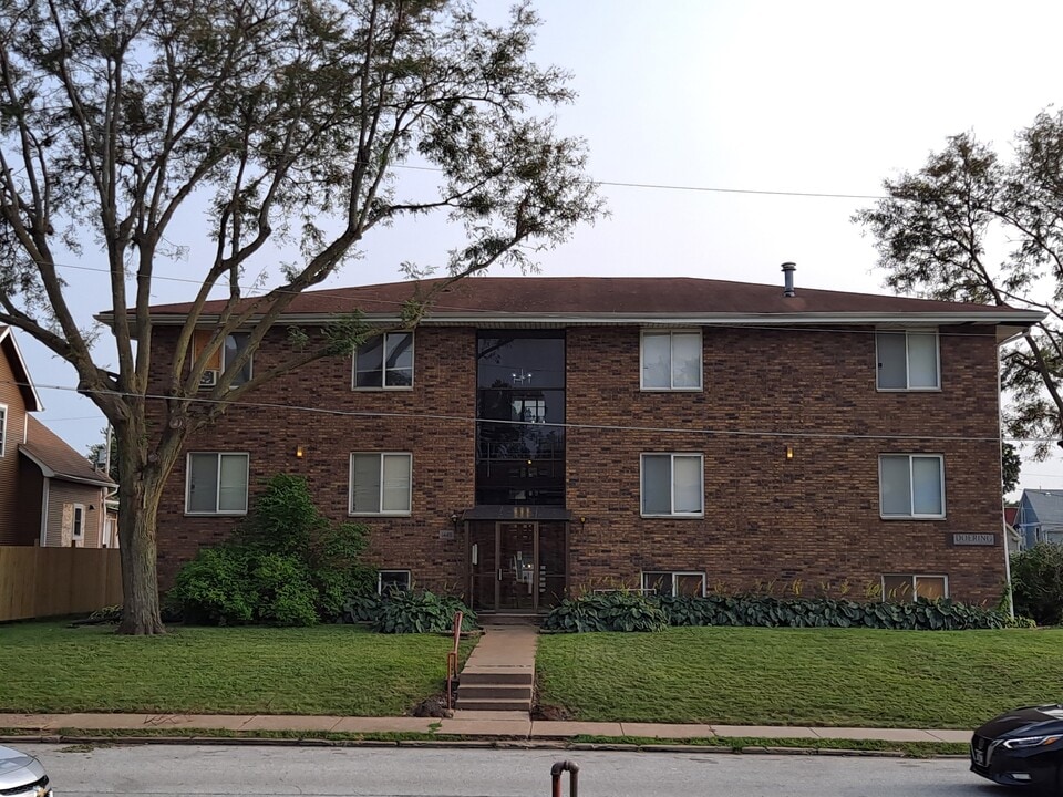 1445 W 16th St in Davenport, IA - Building Photo