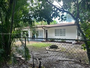 5084 SW 24th Ave in Fort Lauderdale, FL - Building Photo - Building Photo