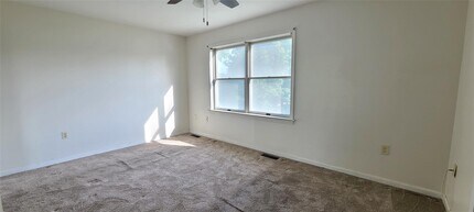 21 Zugibe Ct in West Haverstraw, NY - Building Photo - Building Photo