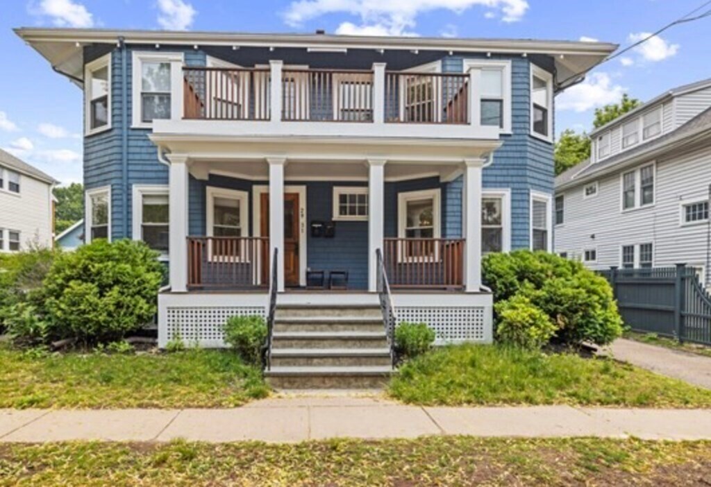 29 Worcester St in Belmont, MA - Building Photo