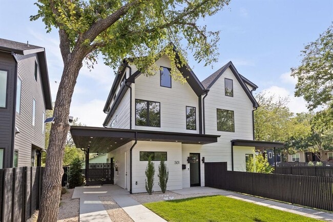 property at 912 1/2 E 50th St