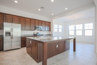 7576 Bronco Trl in Peoria, AZ - Foto de edificio - Building Photo