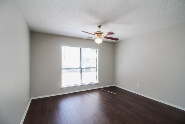 927 Aspen Dr in Desoto, TX - Building Photo - Building Photo
