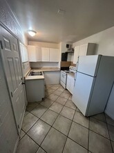 1832 Lewis Ave, Unit 4 in Las Vegas, NV - Building Photo - Building Photo