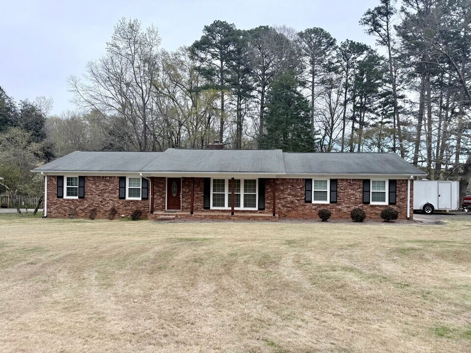 300 Quailwood Dr in Athens, GA - Building Photo