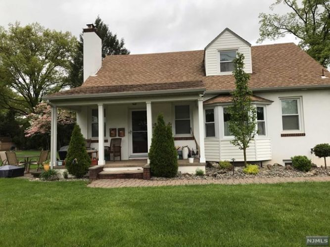 333 Florence Ave in Hawthorne, NJ - Building Photo