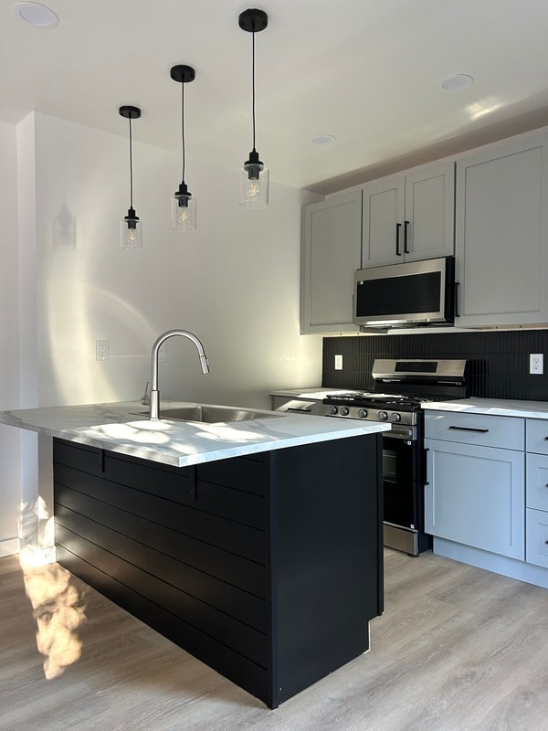 property at 4042 Geneva St