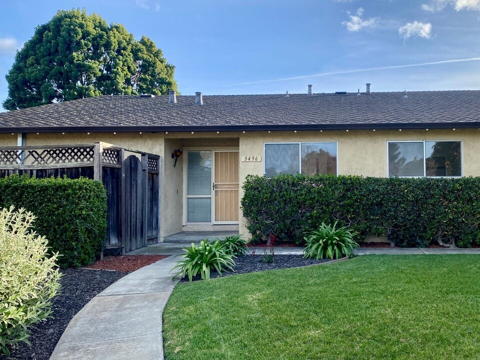 3496 Angelina Dr in Santa Clara, CA - Building Photo