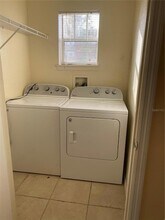 2209 Antigua Pl, Unit 811 in Kissimmee, FL - Foto de edificio - Building Photo