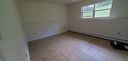 371 NY-284, Unit 1 in Westtown, NY - Building Photo - Building Photo