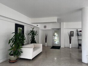 1420 Pennsylvania Ave, Unit 209 in Miami Beach, FL - Building Photo - Building Photo