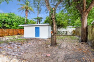 12125 NE 11th Ct in North Miami, FL - Building Photo - Building Photo