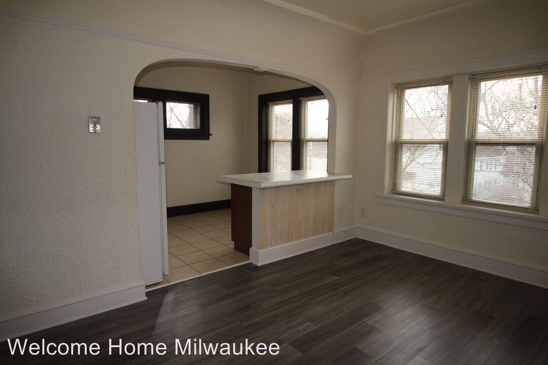 417 N 39th St in Milwaukee, WI - Building Photo
