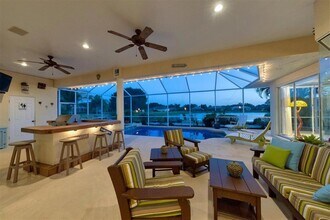 9910 Laurel Valley Ave Cir in Bradenton, FL - Building Photo - Building Photo