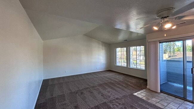 3945 Dale Rd in Modesto, CA - Building Photo - Building Photo