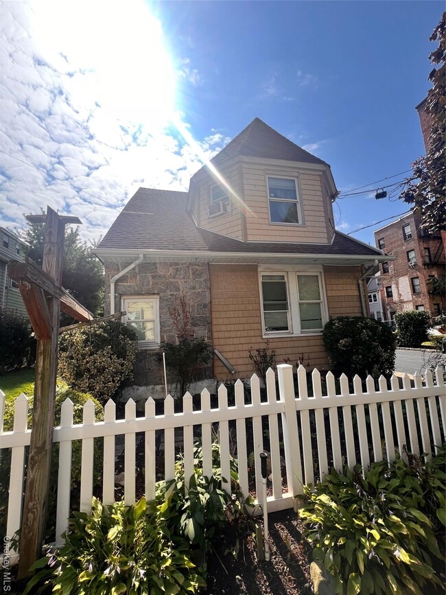 property at 20 Wolffe St