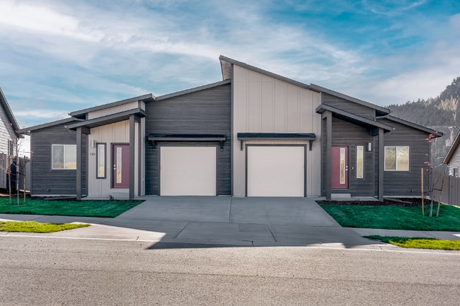 124 W View Dr in Kalispell, MT - Building Photo - Building Photo