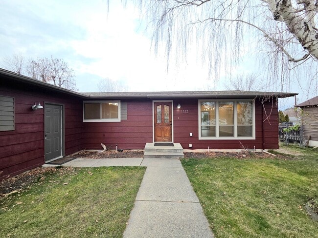 property at 1312 Springwater Ave