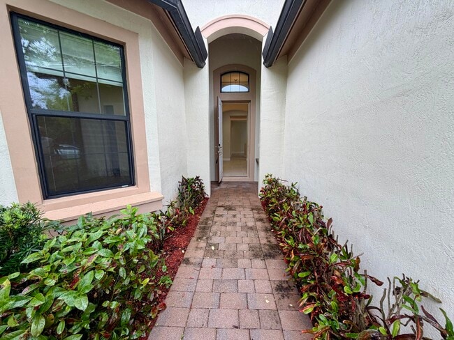 2905 Siena Cir in Wellington, FL - Building Photo - Building Photo