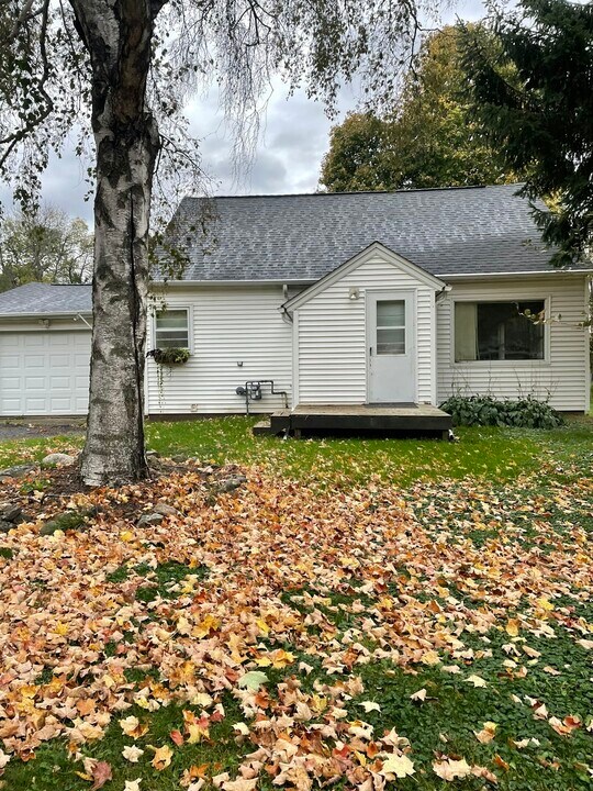 516 S 4th St in Luck, WI - Building Photo