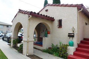 217-219 S Eucalyptus Ave in Inglewood, CA - Foto de edificio - Building Photo