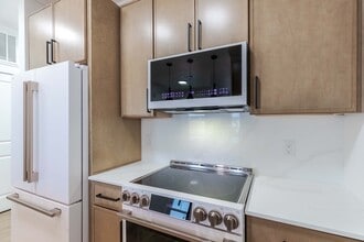 Five810 Southlands in Aurora, CO - Building Photo - Building Photo