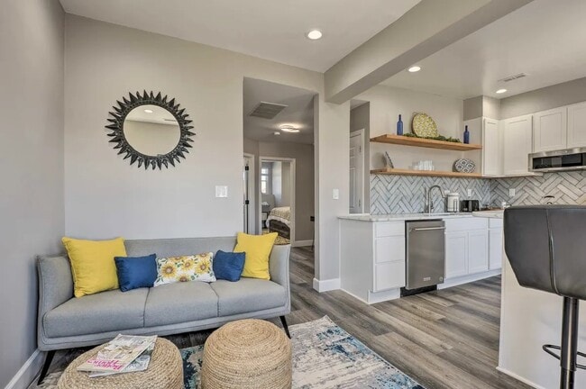 property at 941 Brooks Ln