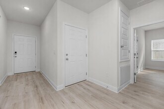 7814 Burnside Lp in Pensacola, FL - Building Photo - Building Photo