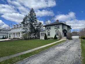58 Norfolk Ave in Clarendon Hills, IL - Foto de edificio - Building Photo