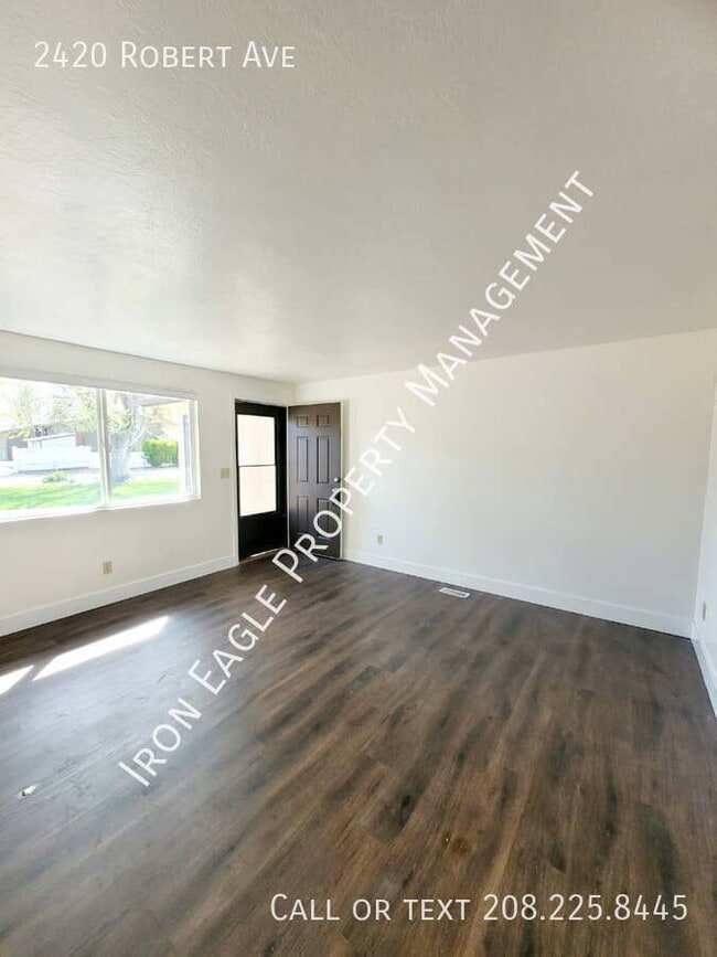 2420 Robert Ave in Caldwell, ID - Building Photo - Building Photo