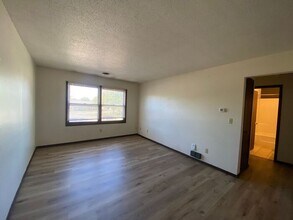 450 N Dubuque St in North Liberty, IA - Building Photo - Building Photo