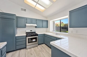 511 Big Sky Ter in Palmdale, CA - Building Photo - Building Photo