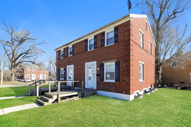 1344-1346-1346 E Cedarview Dr in Springfield, OH - Foto de edificio - Building Photo