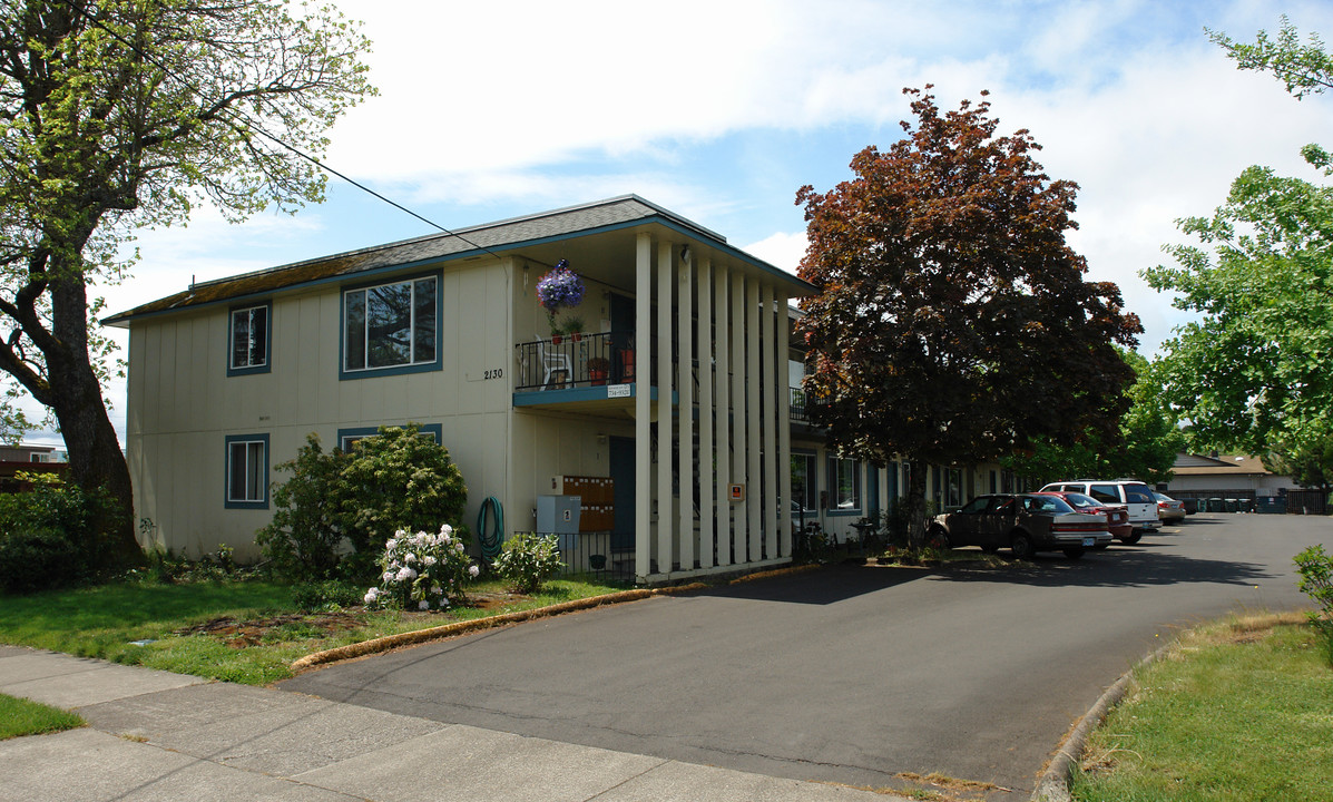 Country Squire in Corvallis, OR - Building Photo