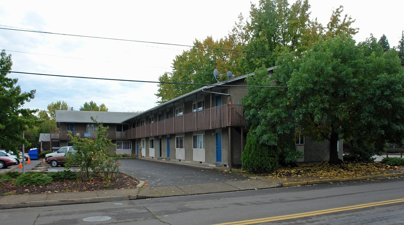 Pacific Crest Apartments in Springfield, OR - Building Photo