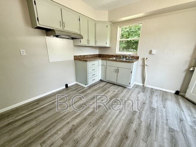124 Edgewood Cir in Industry, PA - Building Photo - Building Photo