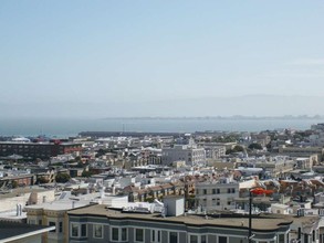 949-953 Lombard St in San Francisco, CA - Building Photo - Building Photo