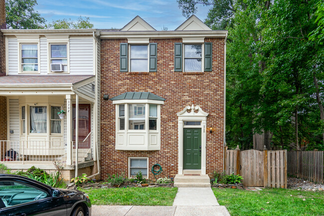 3700 Roxbury Ln, Unit 3700 in Alexandria, VA - Foto de edificio - Building Photo