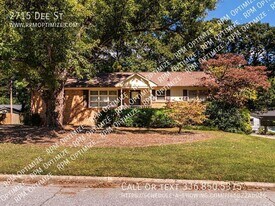 2715 Dee St in Burlington, NC - Building Photo