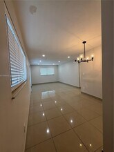 100 SE 5th Ave in Hallandale Beach, FL - Building Photo - Building Photo