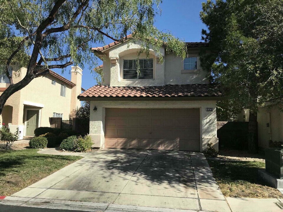 9320 Canalino Dr in Las Vegas, NV - Building Photo