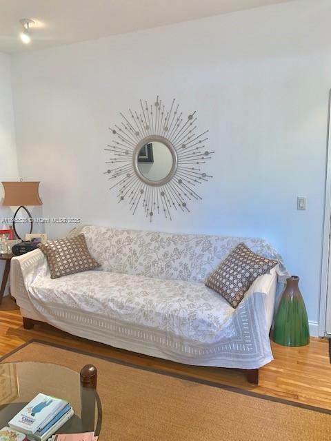 1330 Drexel Ave in Miami Beach, FL - Building Photo - Building Photo