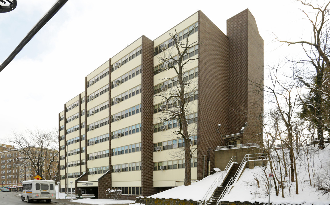 Murray Towers in Pittsburgh, PA - Foto de edificio