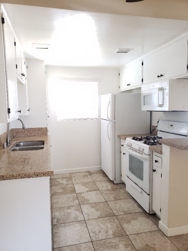 20810 Amie Ave in Torrance, CA - Building Photo - Building Photo