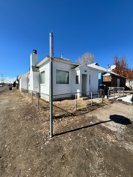 1347 Iowa Ave in Butte, MT - Building Photo