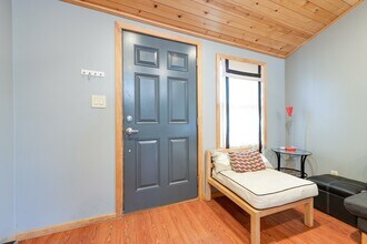 5500 Westminster Dr, Unit B in Austin, TX - Building Photo - Building Photo