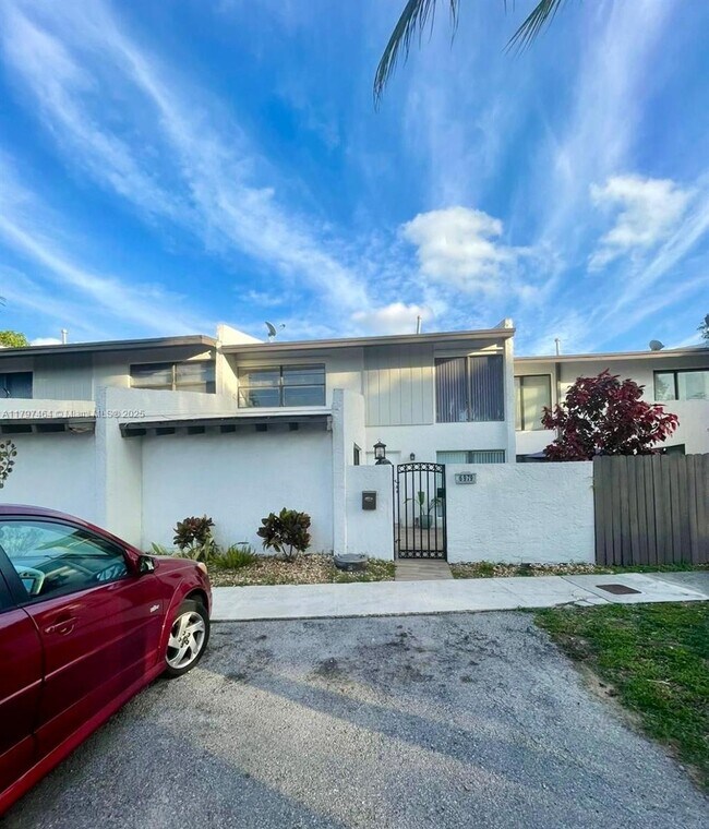 6979 SW 110th Ct in Miami, FL - Building Photo - Building Photo