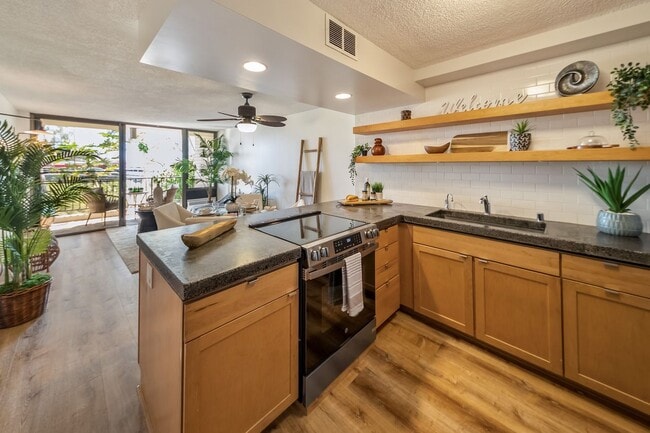 property at 3138 Waialae Ave