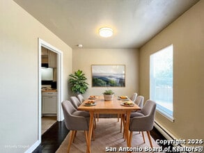 245 Deerwood Dr in San Antonio, TX - Building Photo - Building Photo